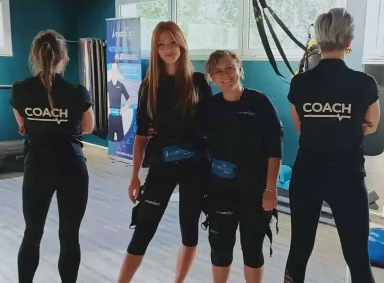 تمرین با دستگاه EMS برای بهبود وضعیت بدنی